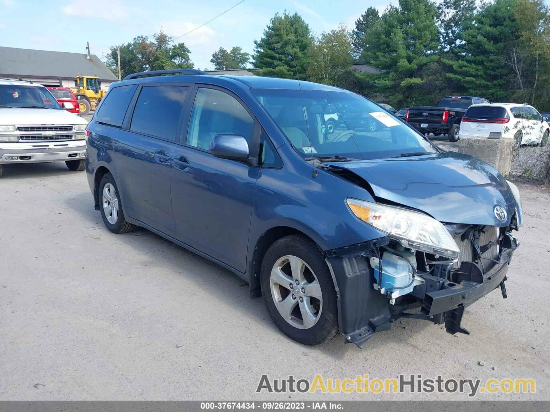 TOYOTA SIENNA LE, 5TDKK3DC8ES431702