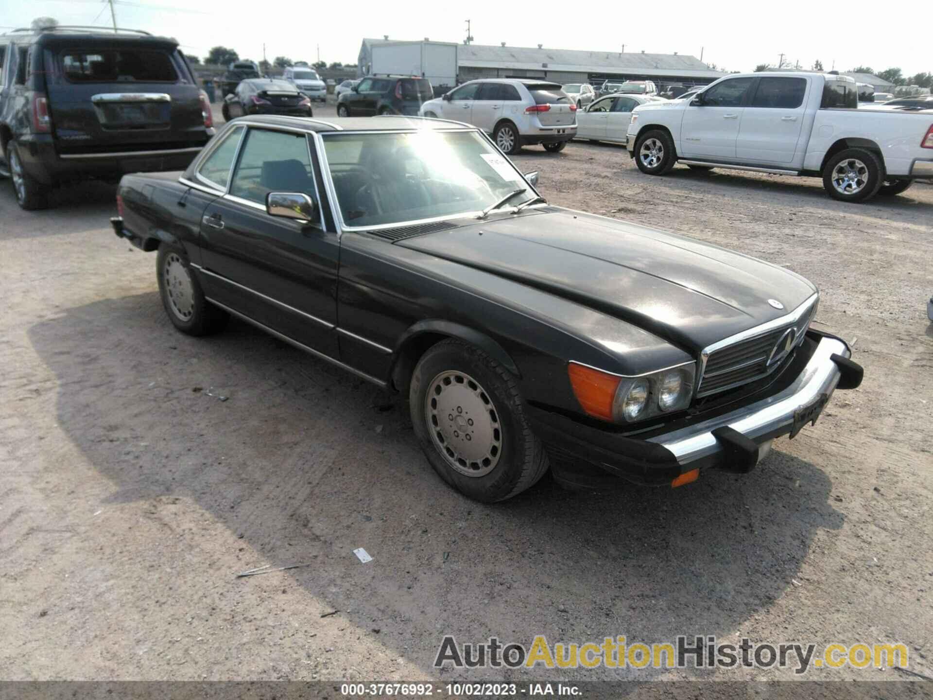 MERCEDES-BENZ 560 SL, WDBBA48D8HA056471