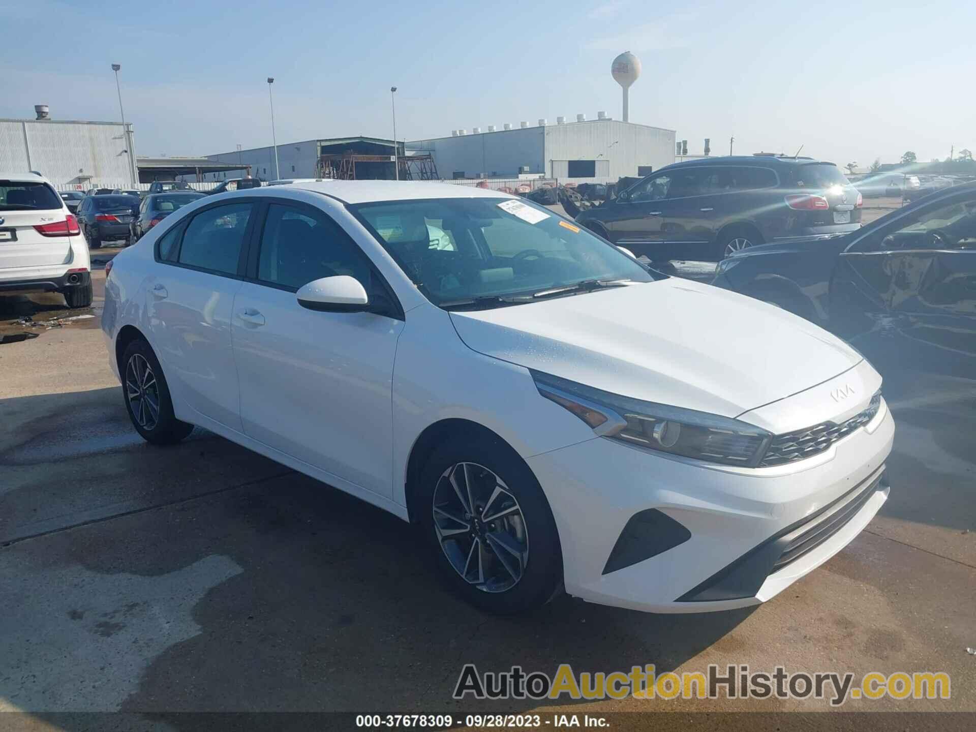 KIA FORTE LXS, 3KPF24AD8NE479649