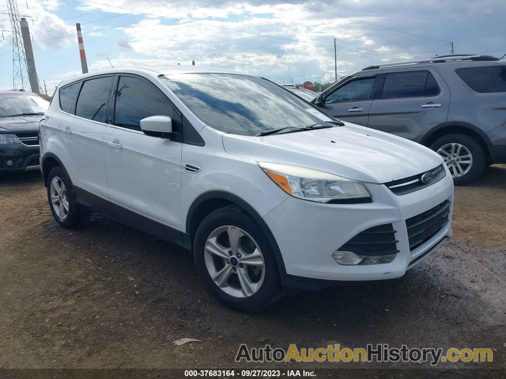 FORD ESCAPE SE, 1FMCU9GX5EUC00425