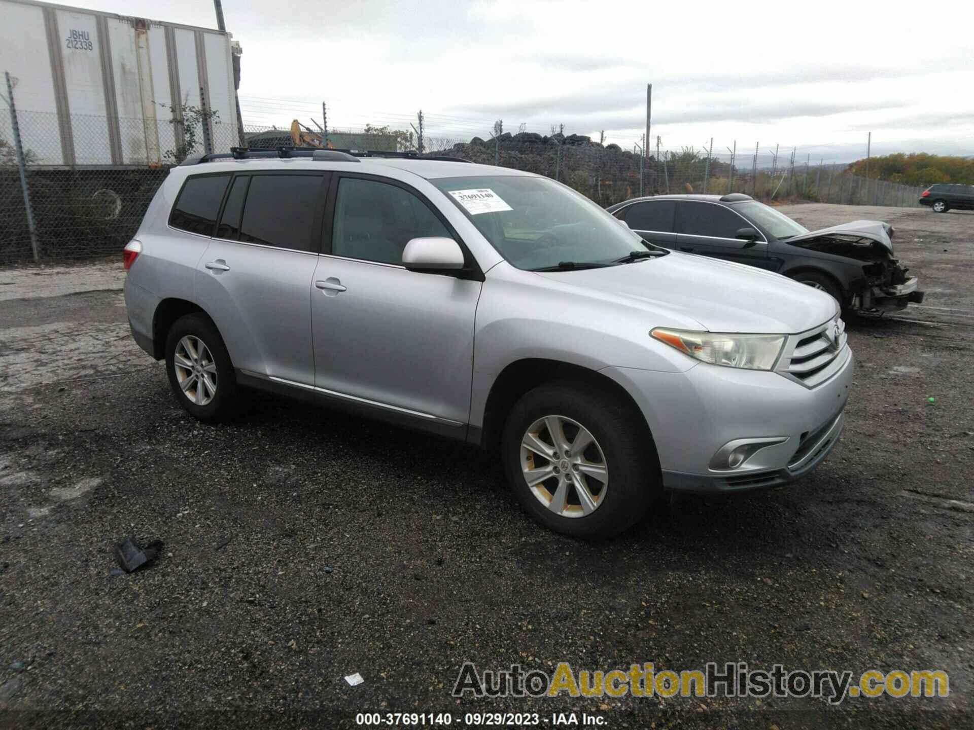 TOYOTA HIGHLANDER BASE/SE, 5TDBK3EH3BS076590