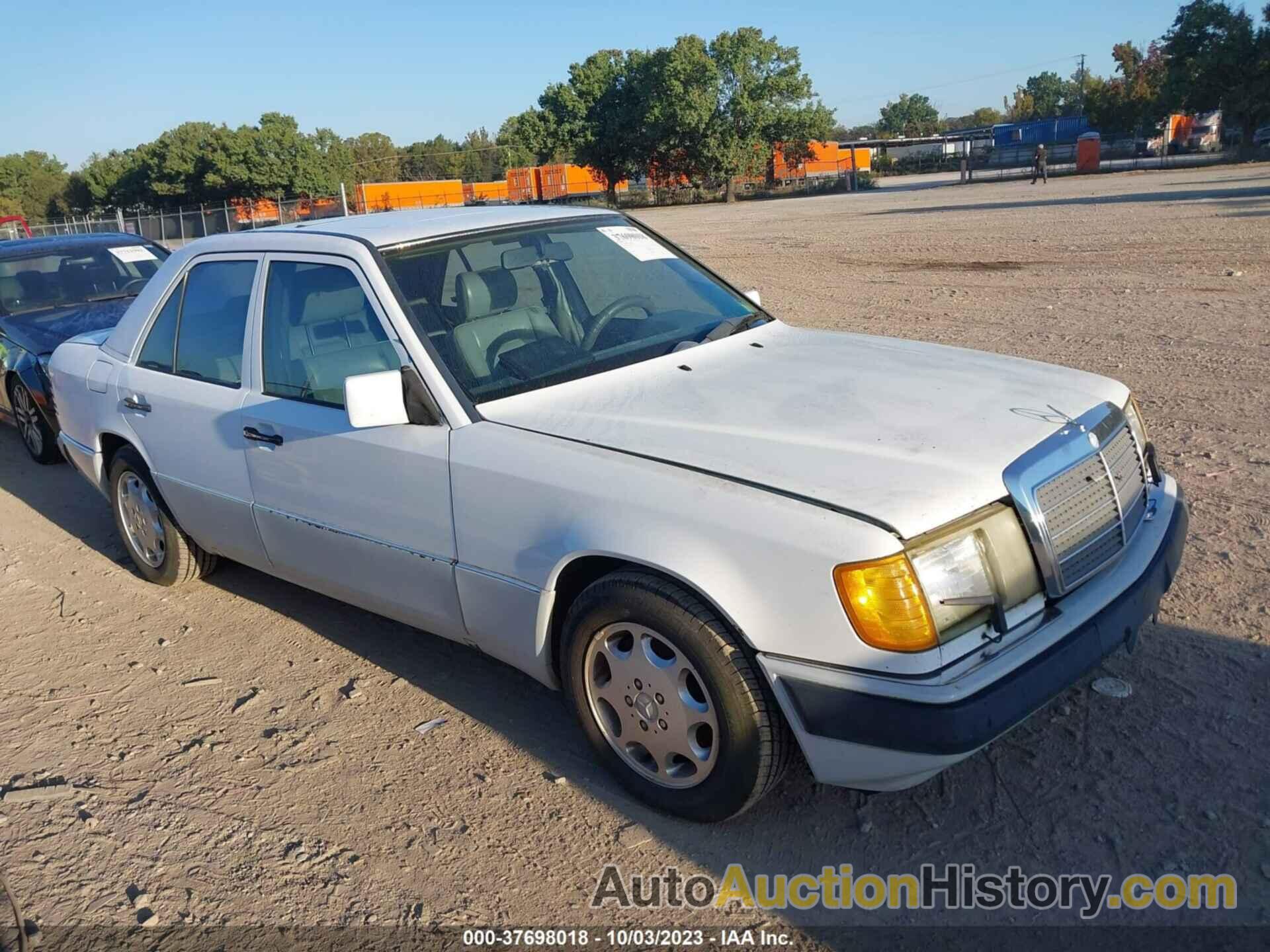 MERCEDES-BENZ 400 E, WDBEA34E1NB674274