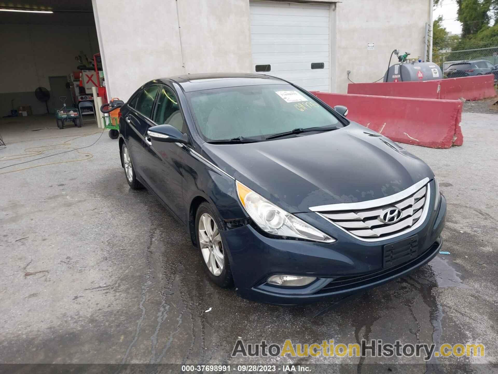 HYUNDAI SONATA LIMITED, 5NPEC4AC4DH639925