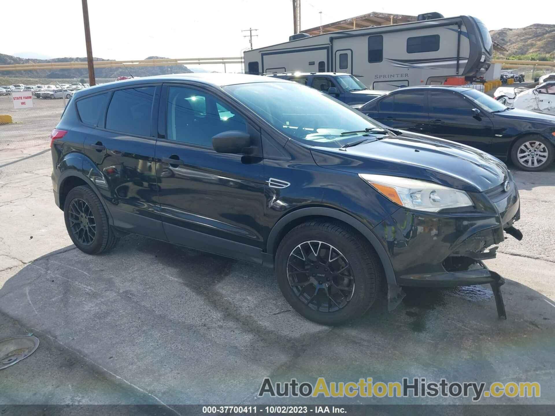 FORD ESCAPE S, 1FMCU0F76DUC15527