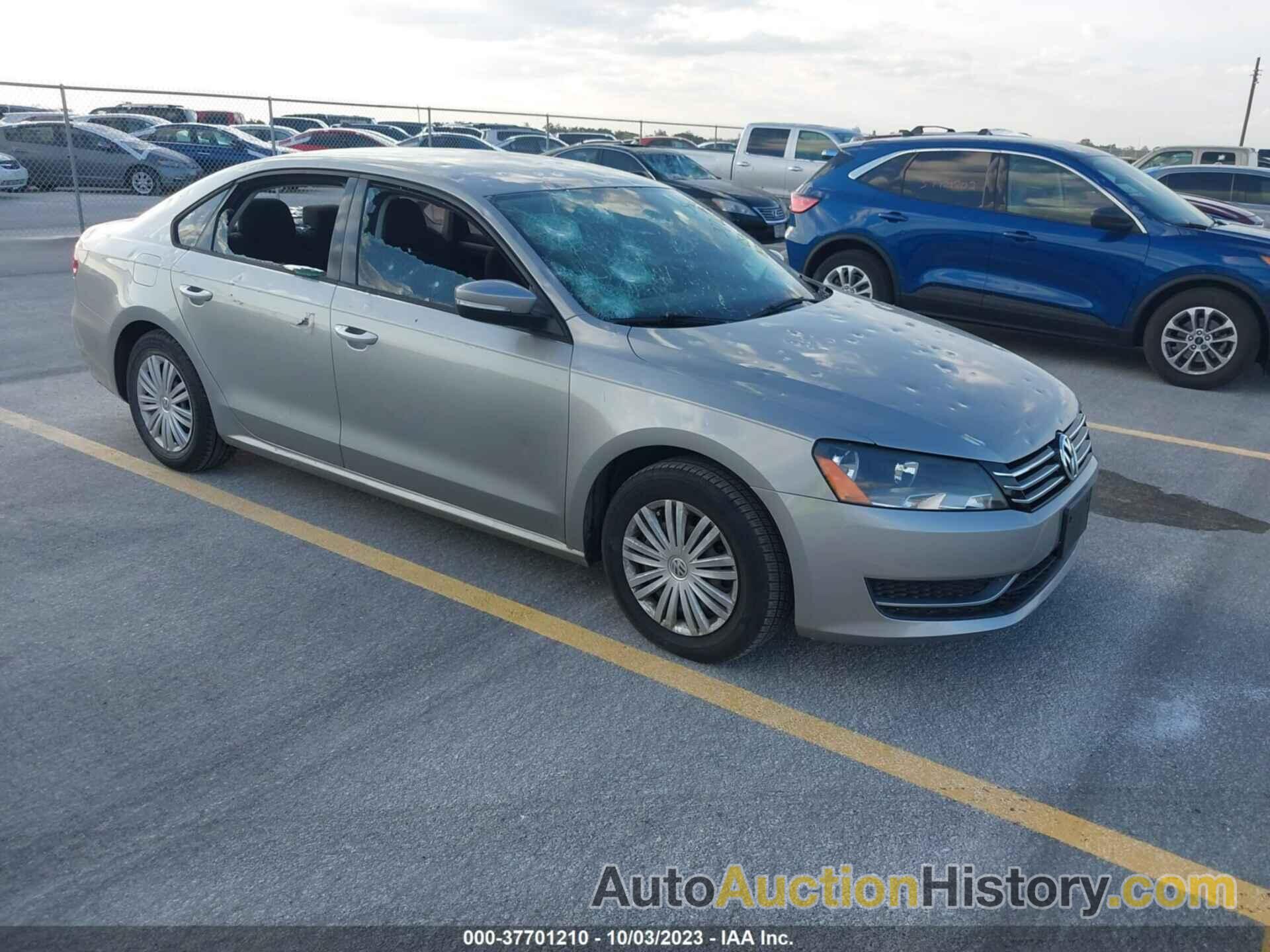 VOLKSWAGEN PASSAT S, 1VWAS7A35EC072685