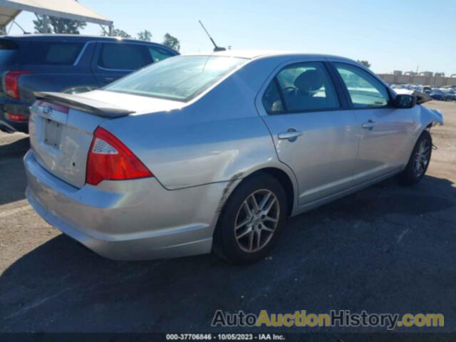 FORD FUSION S, 3FAHP0GA5CR333883