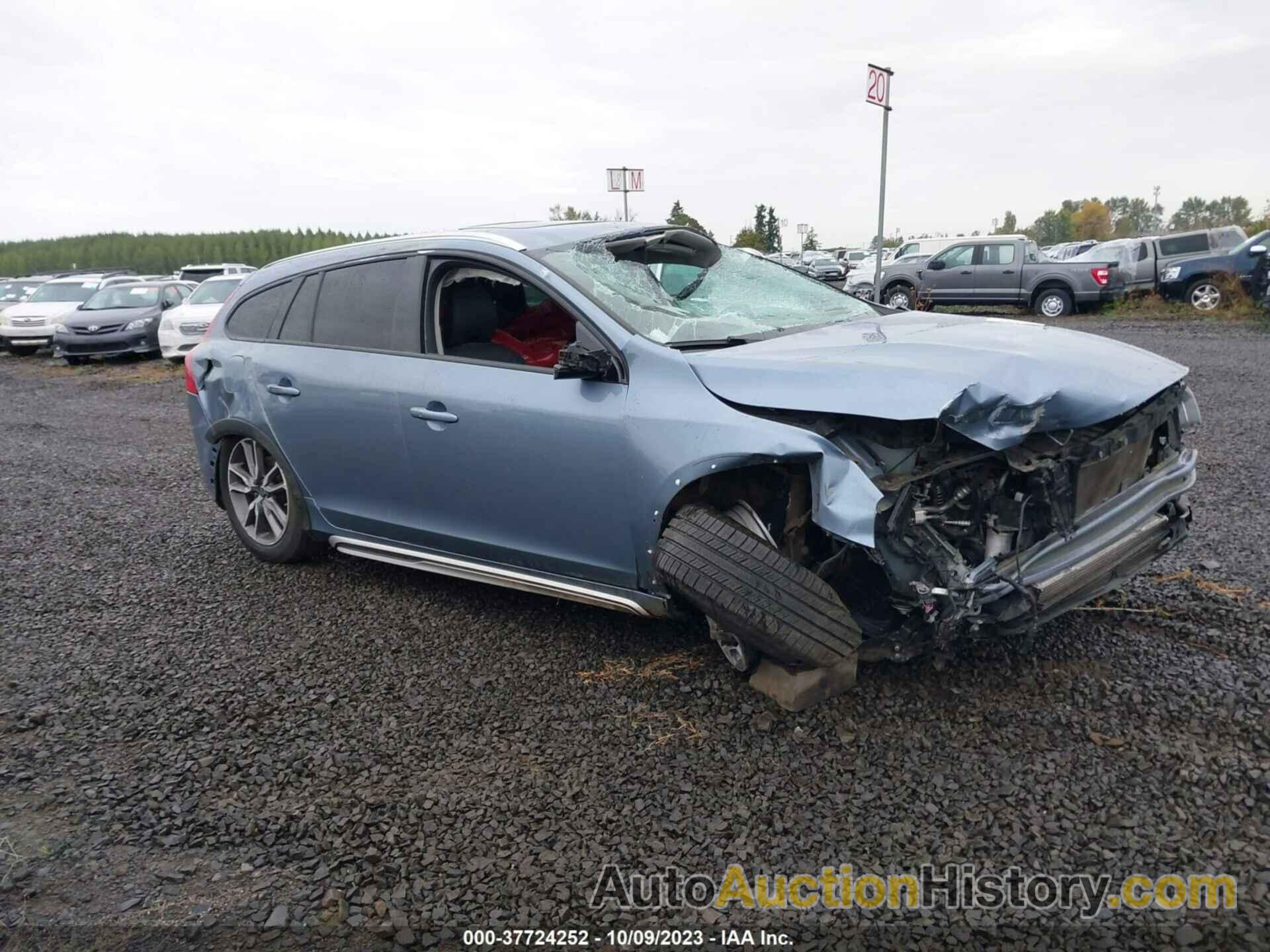 VOLVO V60 CROSS COUNTRY T5, YV440MWK1J2046070