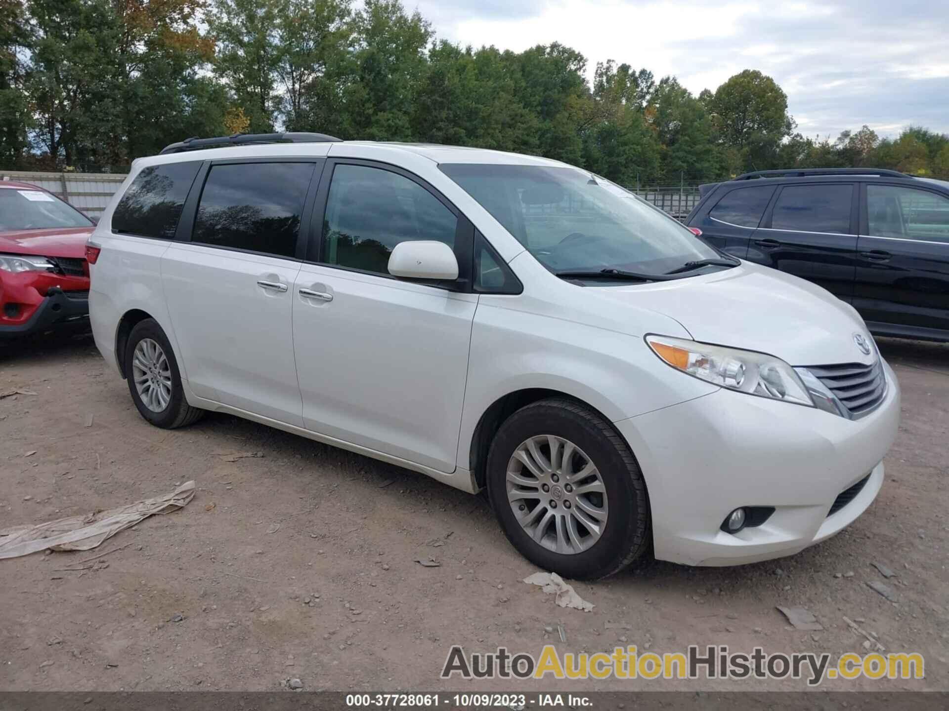 TOYOTA SIENNA XLE/XLE AAS/LTD, 5TDYK3DC2FS575905