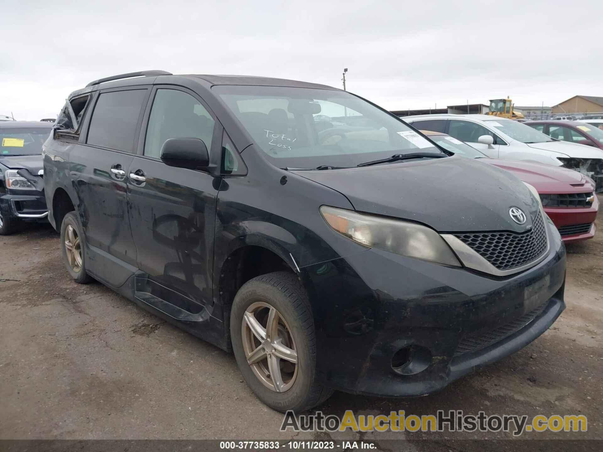 TOYOTA SIENNA SE, 5TDXK3DC8DS340417