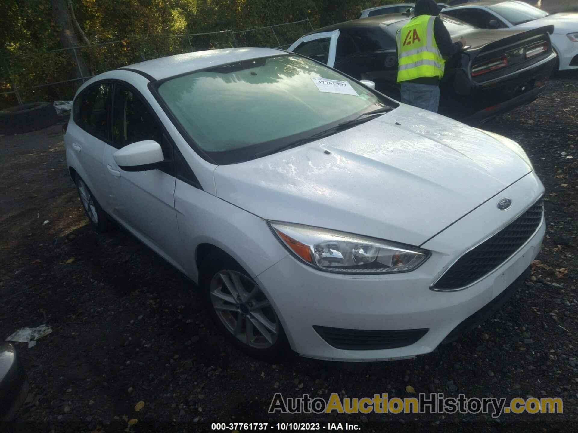 FORD FOCUS SE, 1FADP3K29JL207456