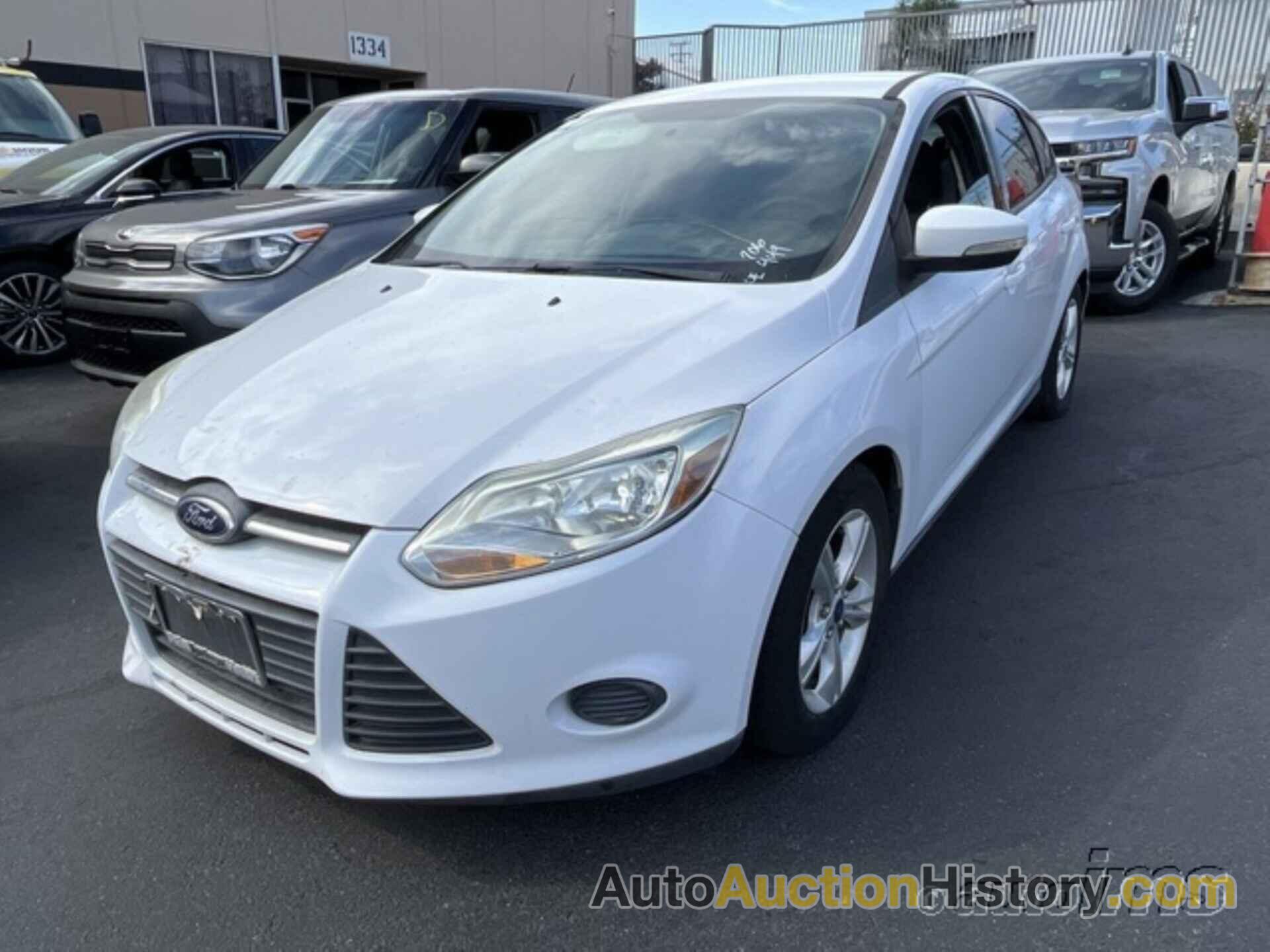 FORD FOCUS SE, 1FADP3K26EL305947