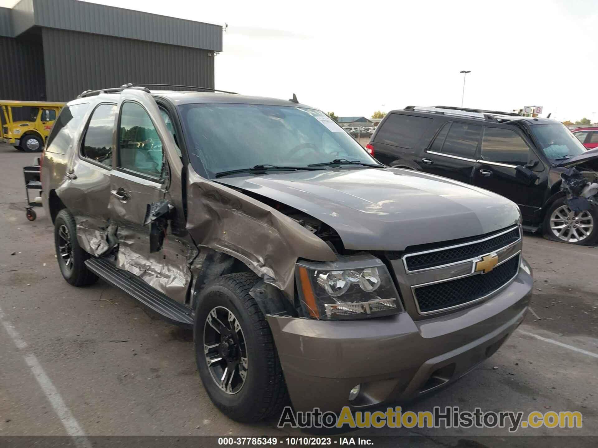 CHEVROLET TAHOE LT, 1GNSKBE03CR262366