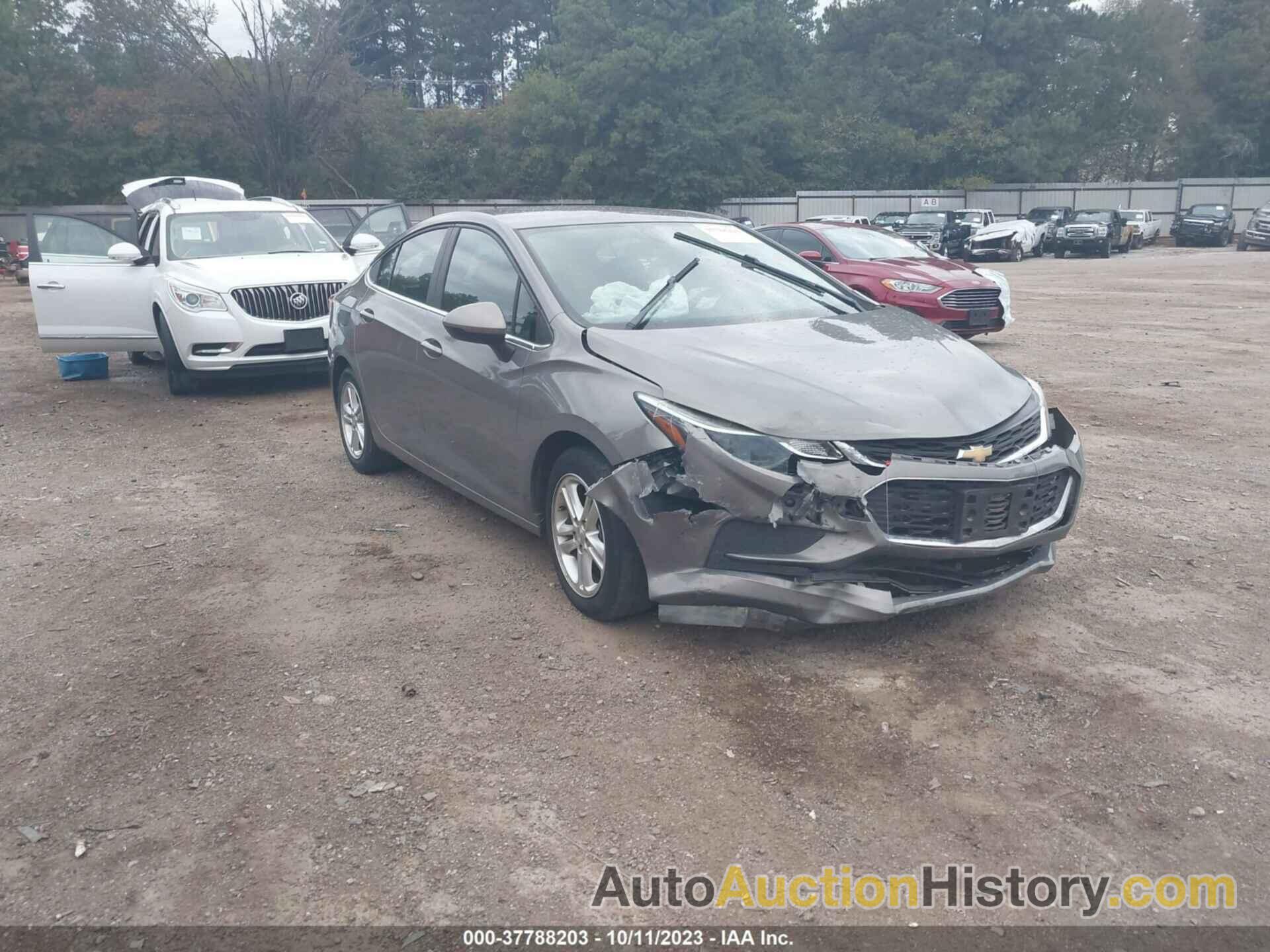 CHEVROLET CRUZE LT, 1G1BE5SM0J7149338