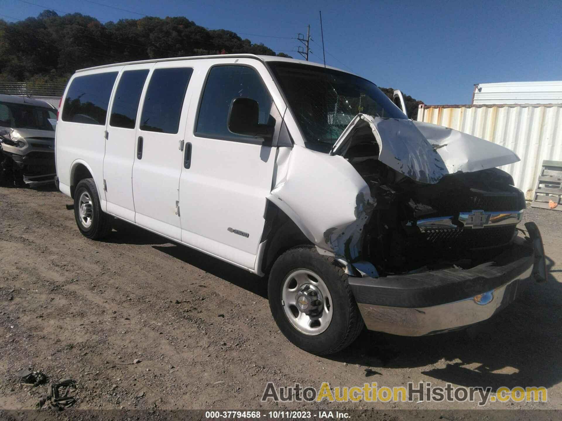 CHEVROLET EXPRESS PASSENGER, 1GAGG25U341215494