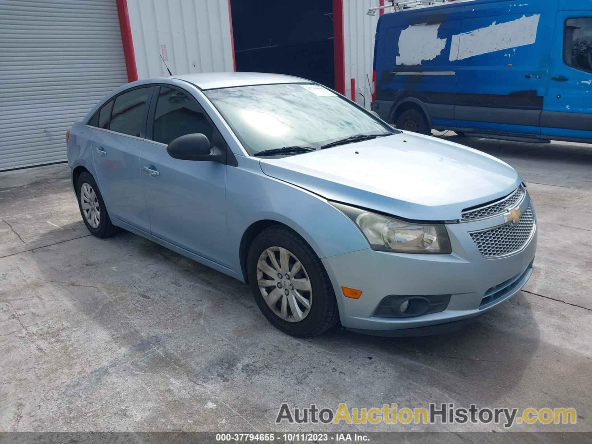 CHEVROLET CRUZE LS, 1G1PC5SH6B7217531