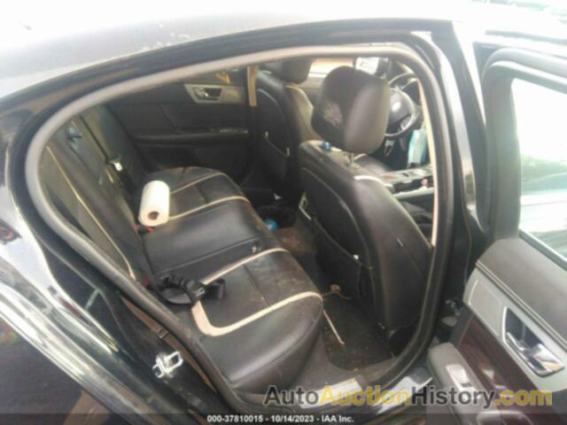 JAGUAR XF PORTFOLIO, SAJWA0HB7CLS52412