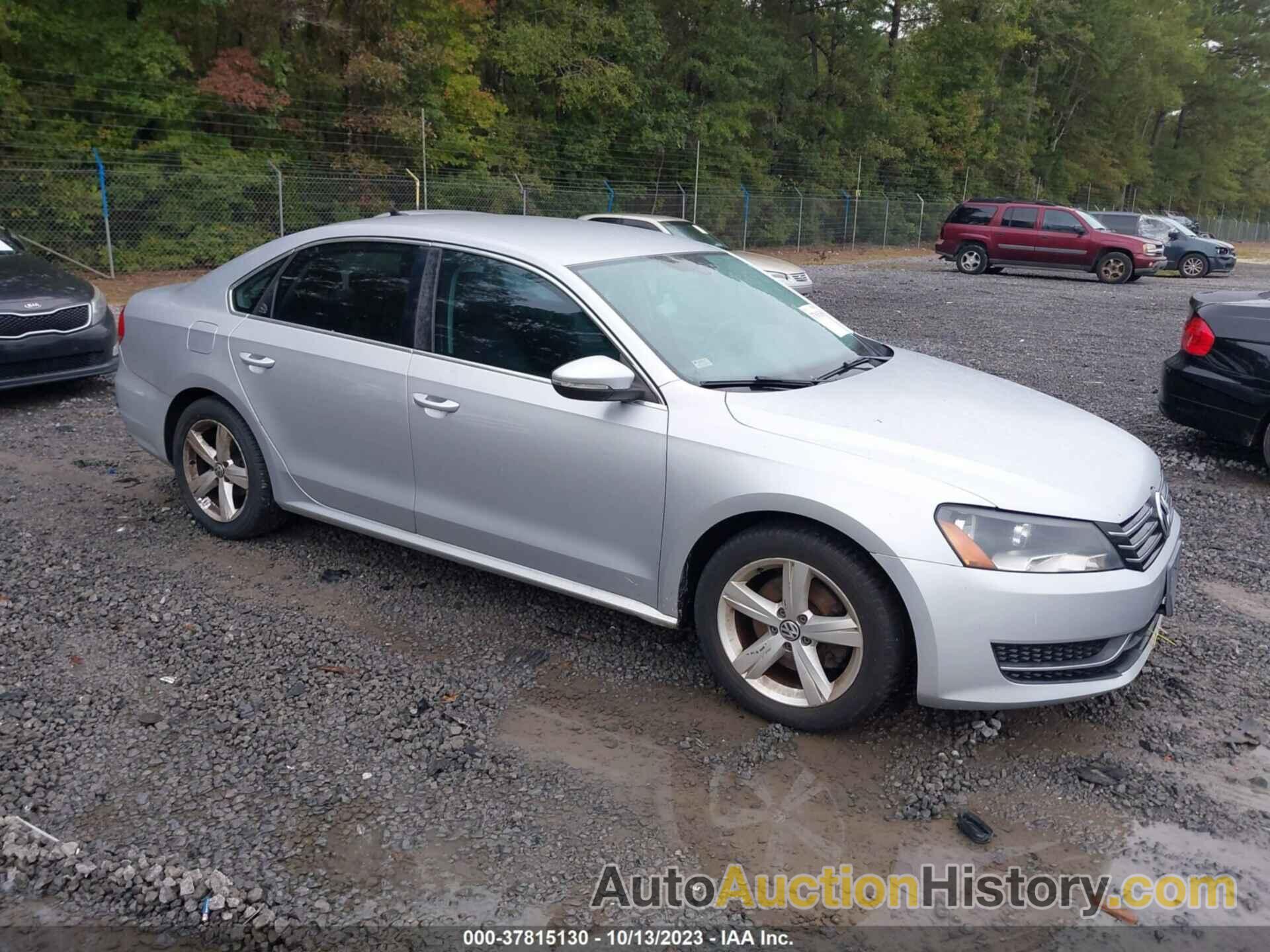 VOLKSWAGEN PASSAT SE, 1VWBH7A36CC026962