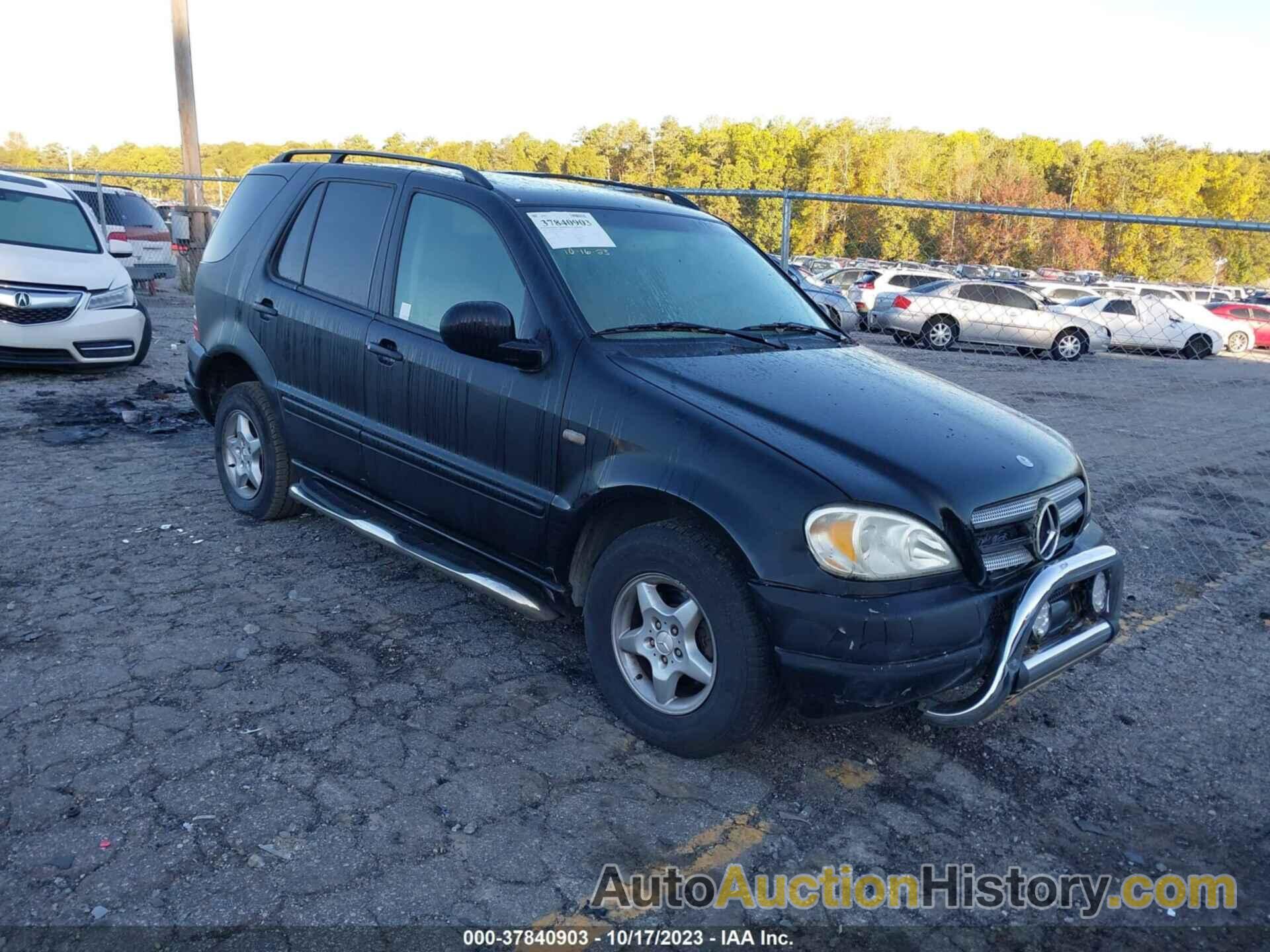 MERCEDES-BENZ ML 320, 4JGAB54E3YA154639