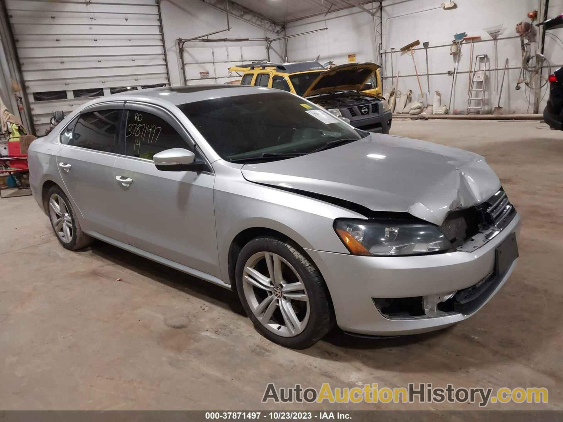 VOLKSWAGEN PASSAT TDI SE W/SUNROOF, 1VWBN7A39EC078145