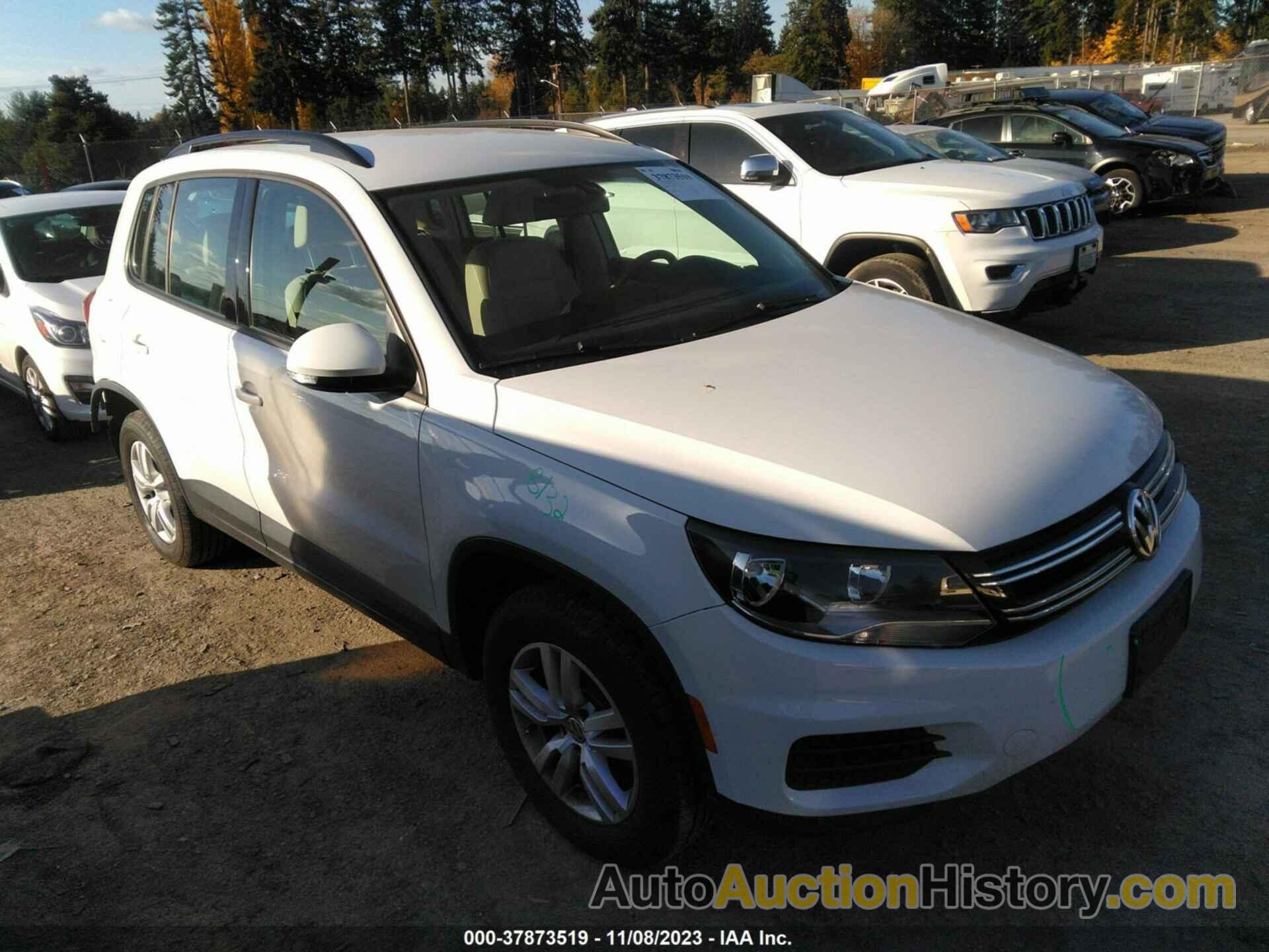 VOLKSWAGEN TIGUAN, WVGBV7AX2HK026092