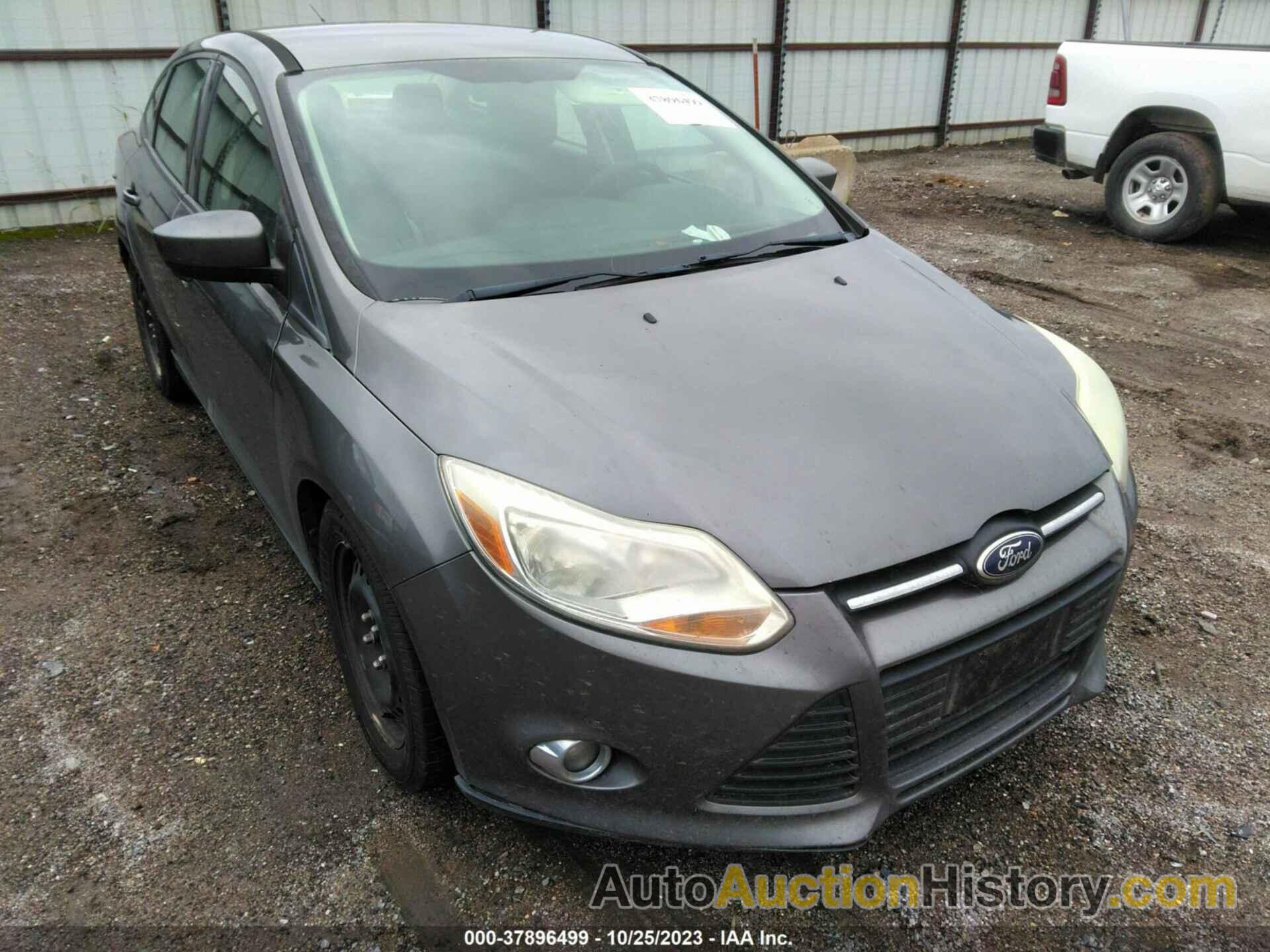 FORD FOCUS SE, 1FAHP3F28CL353474