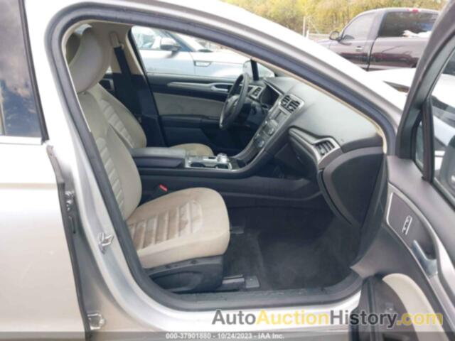 FORD FUSION S, 3FA6P0G70JR129520