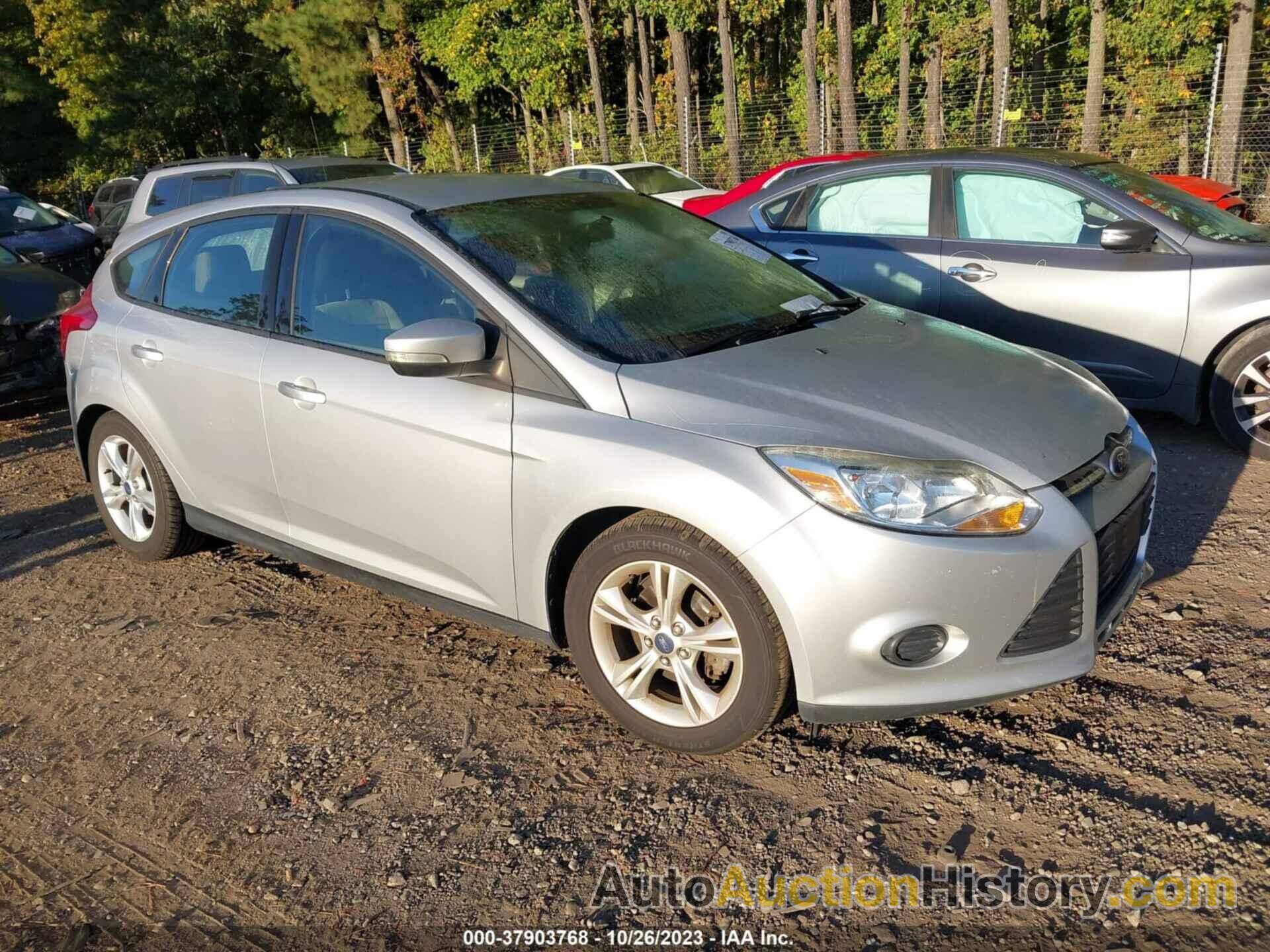 FORD FOCUS SE, 1FADP3K23EL188831