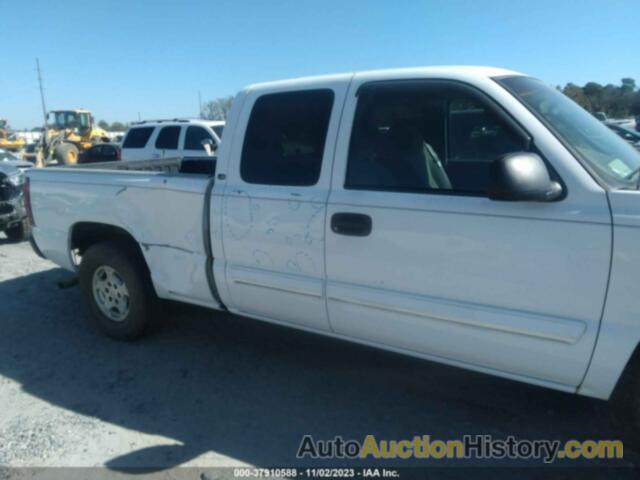 CHEVROLET SILVERADO 1500 LS, 2GCEC19V031208194