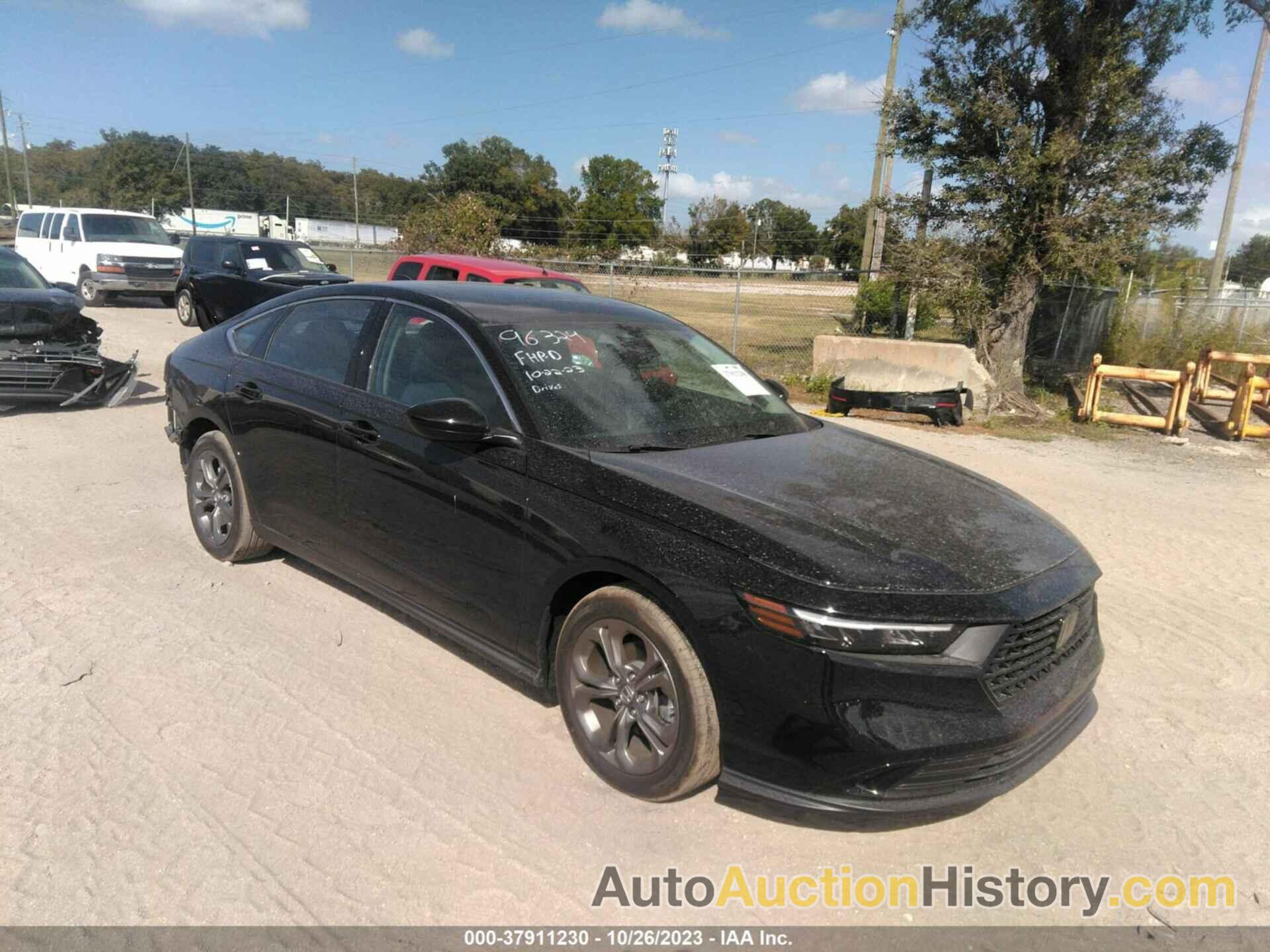 HONDA ACCORD SEDAN EX, 1HGCY1F38PA040457