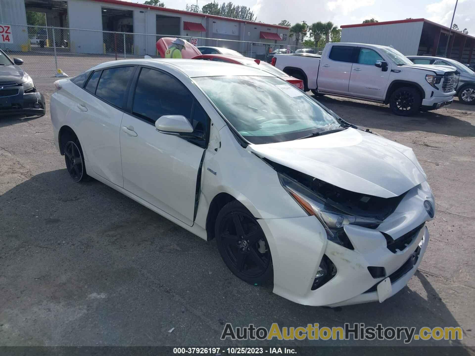 TOYOTA PRIUS FOUR, JTDKARFU6G3013753