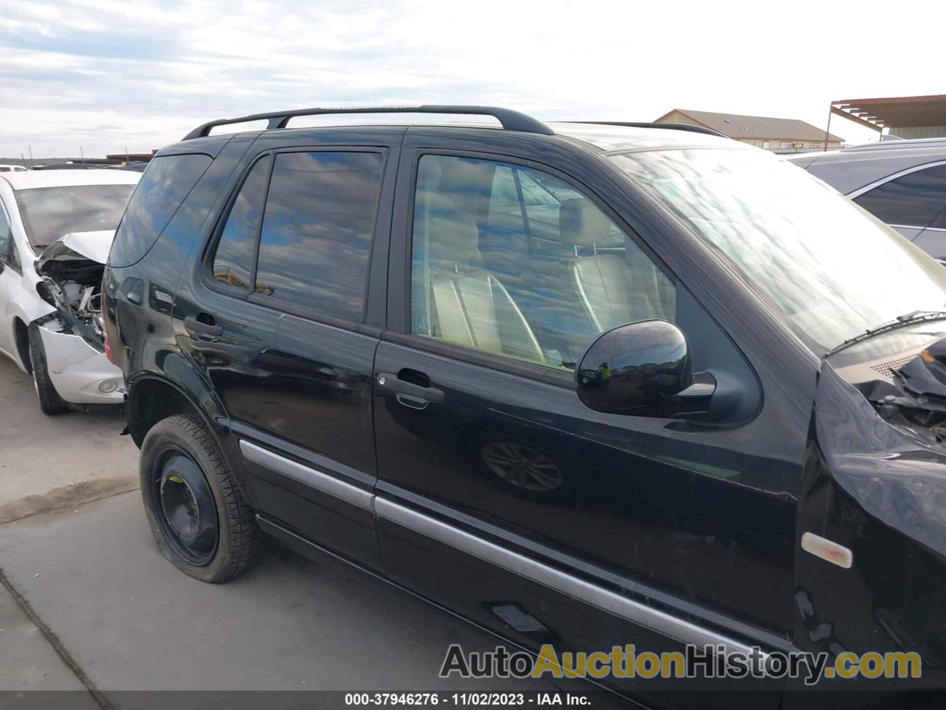 MERCEDES-BENZ ML 320, 4JGAB54E3YA165804