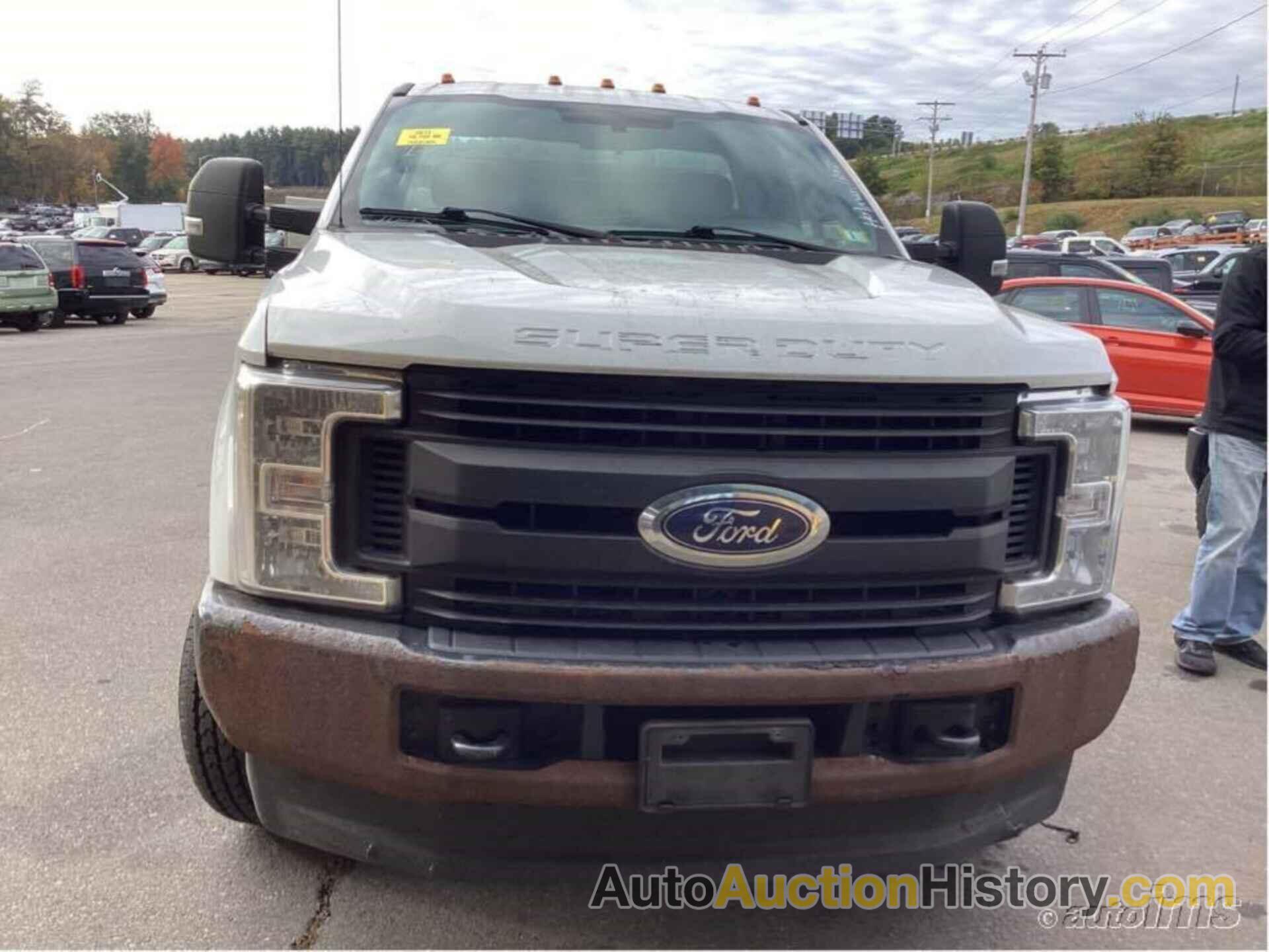 FORD SUPER DUTY F-350 DRW XLT/XL, 1FDRF3H69HEC57975