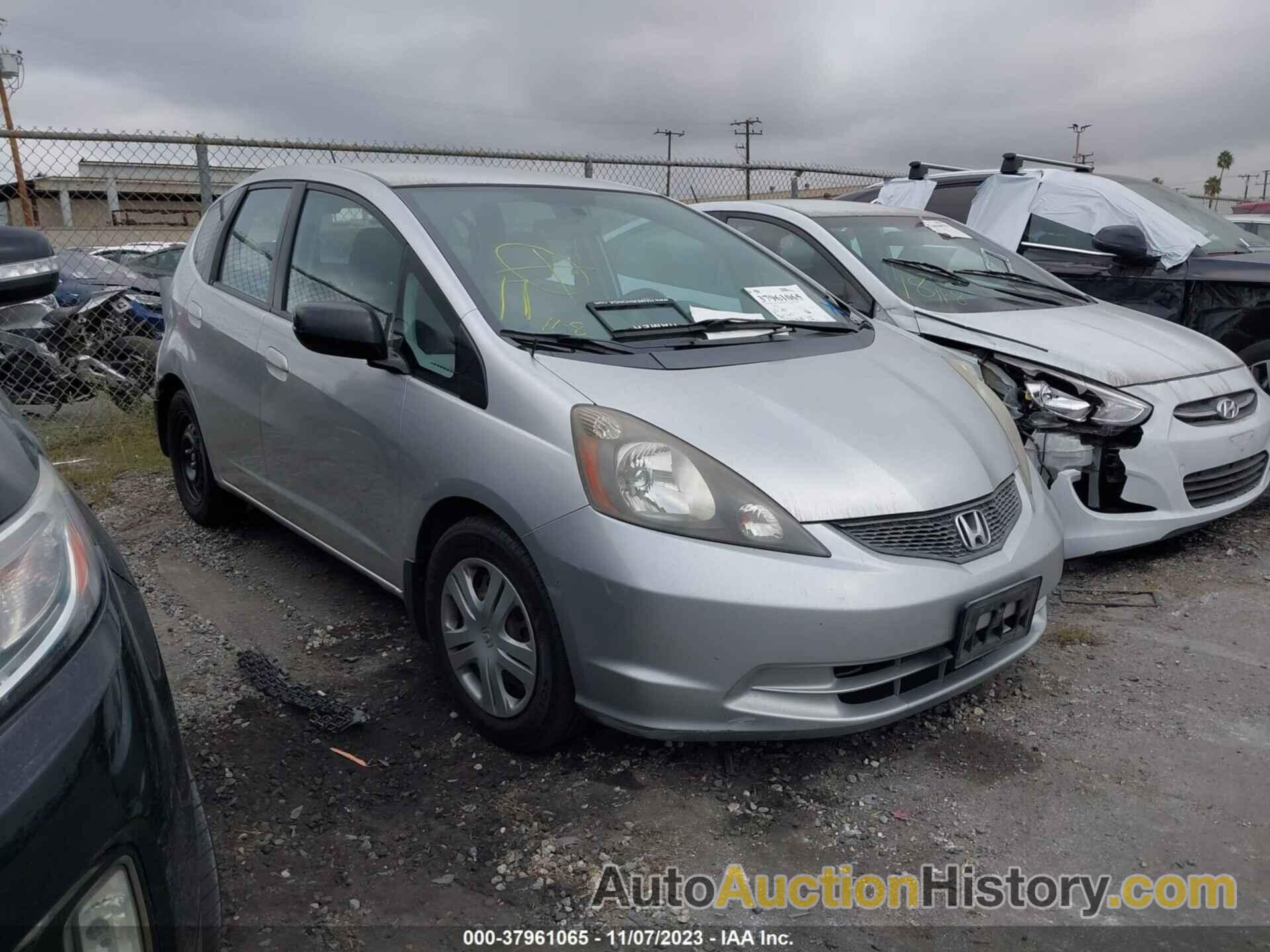 HONDA FIT, JHMGE8H32BS011164