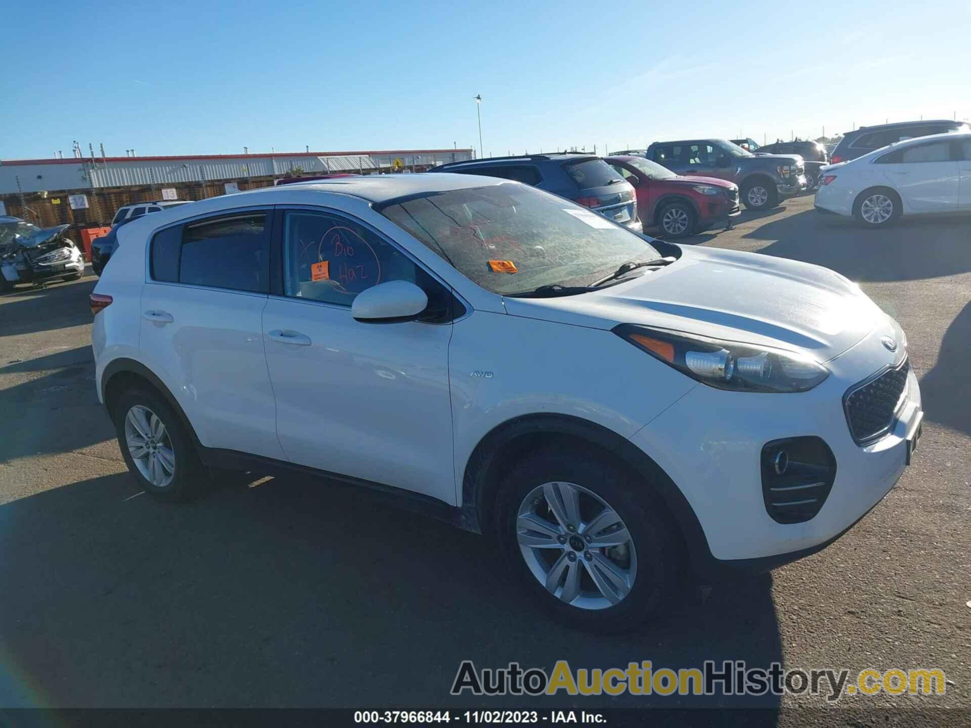 KIA SPORTAGE LX, KNDPMCAC8J7405156