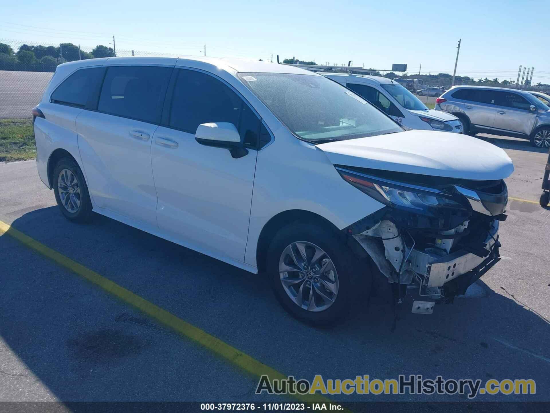 TOYOTA SIENNA LE, 5TDKRKEC7NS087218