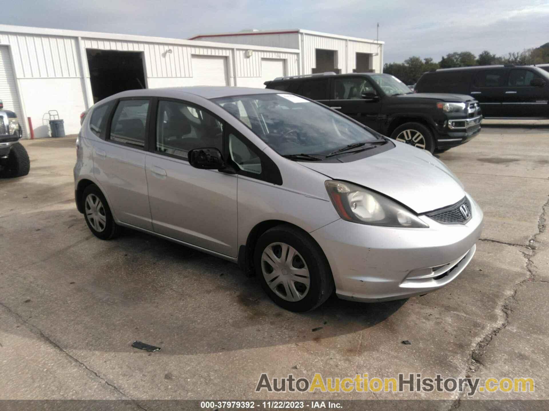 HONDA FIT, JHMGE8H3XBC023170