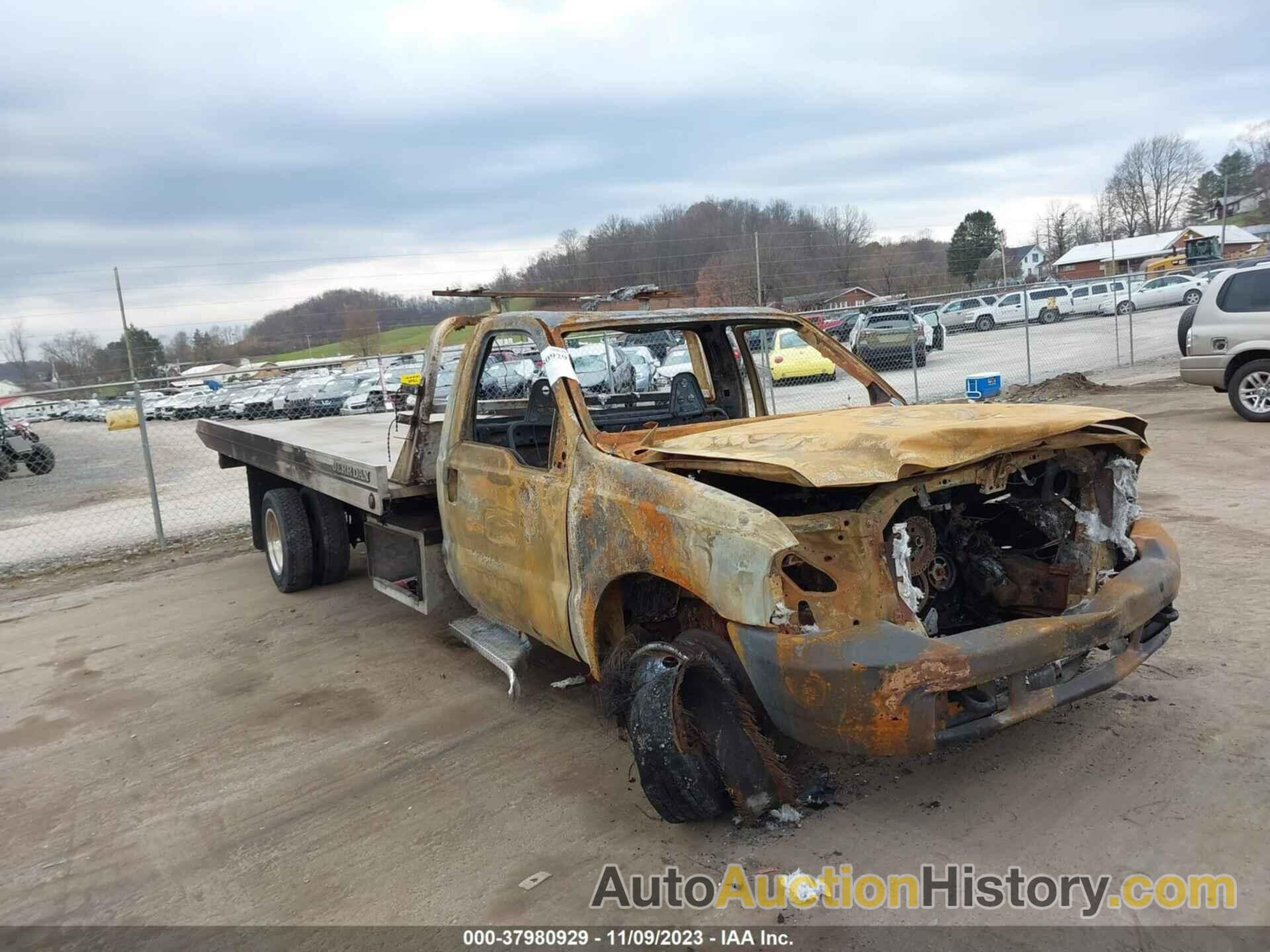 FORD F-450 CHASSIS LARIAT/XLT/XL, 1FDXF46S7YEB55555