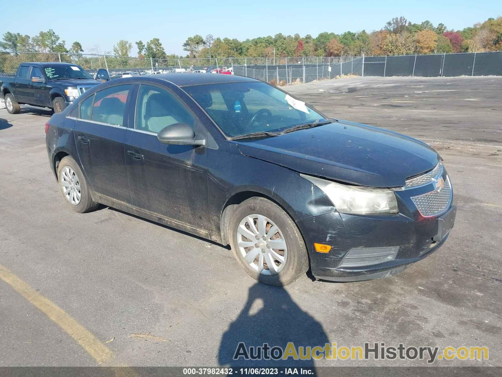 CHEVROLET CRUZE LS, 1G1PC5SH9B7267131