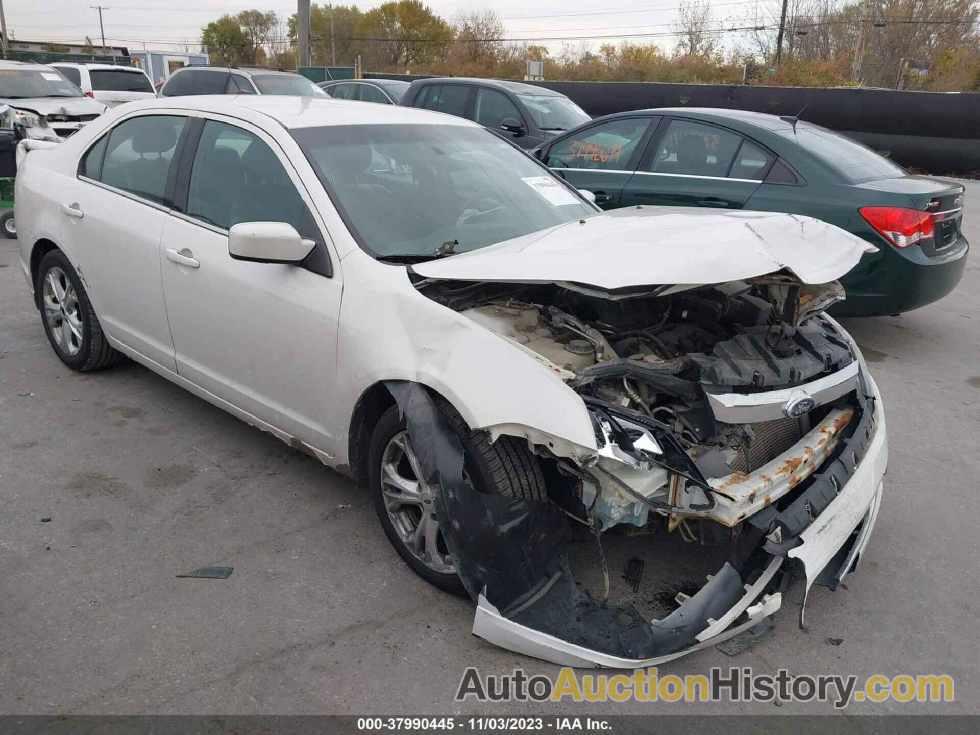 FORD FUSION SE, 3FAHP0HG2CR342768