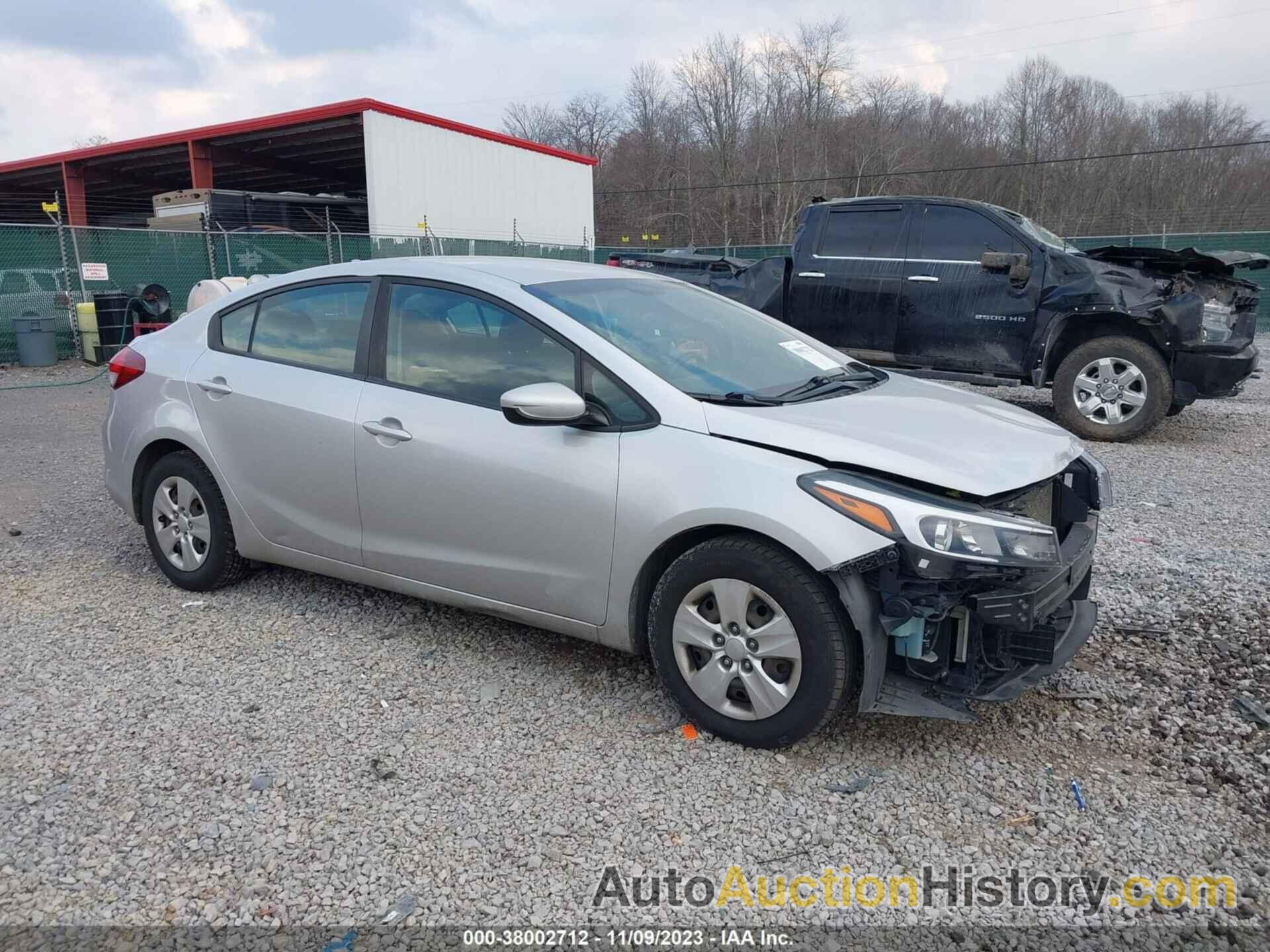 KIA FORTE LX, 3KPFK4A74JE216000