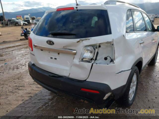 KIA SORENTO LX, 5XYKTDA15BG128469