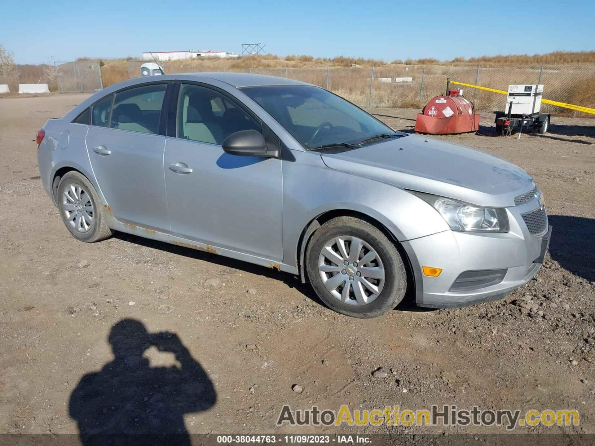 CHEVROLET CRUZE LS, 1G1PC5SH7B7156464