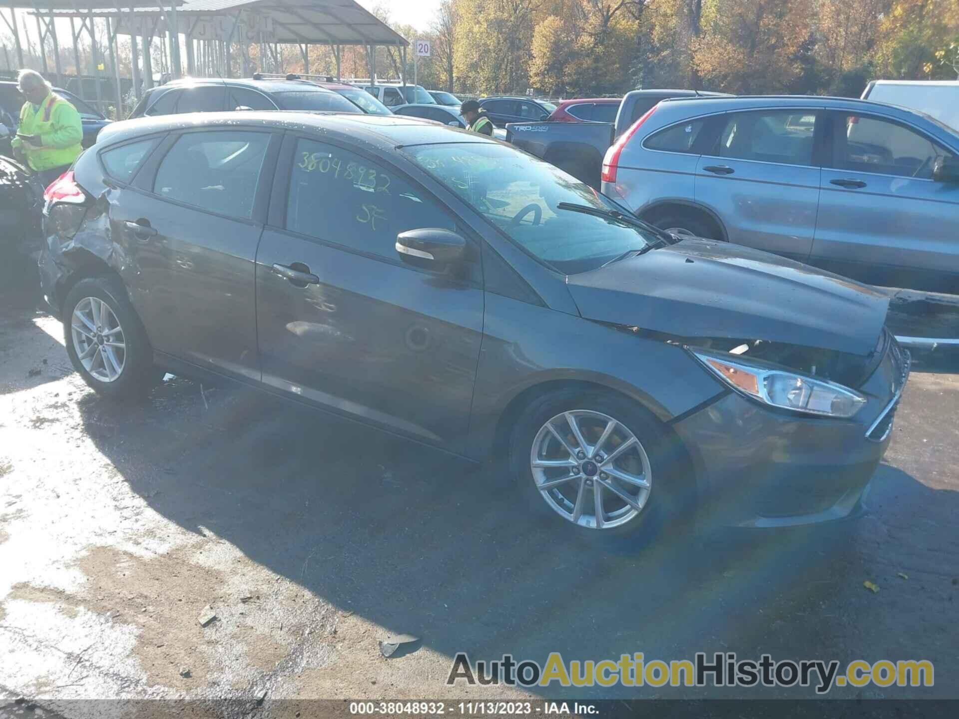 FORD FOCUS SE, 1FADP3K21GL204642