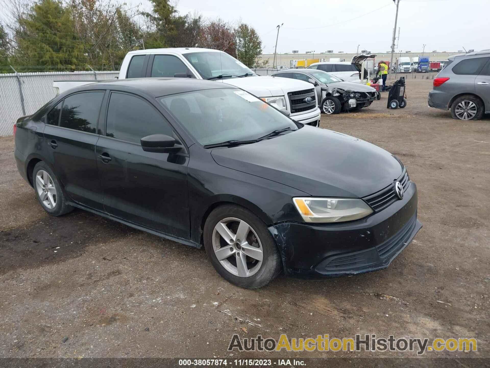 VOLKSWAGEN JETTA 2.0L S, 3VW2K7AJ0BM017767