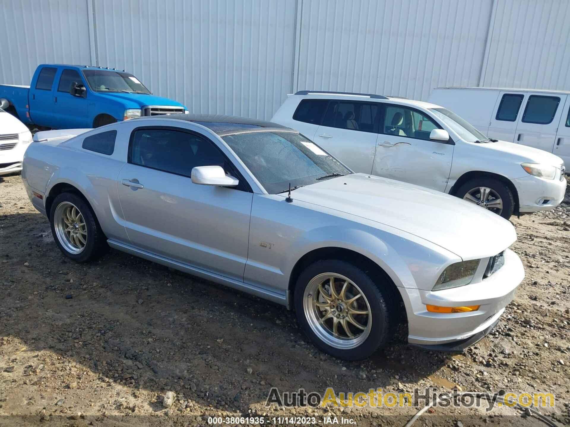 FORD MUSTANG GT, 1ZVFT82H265217500