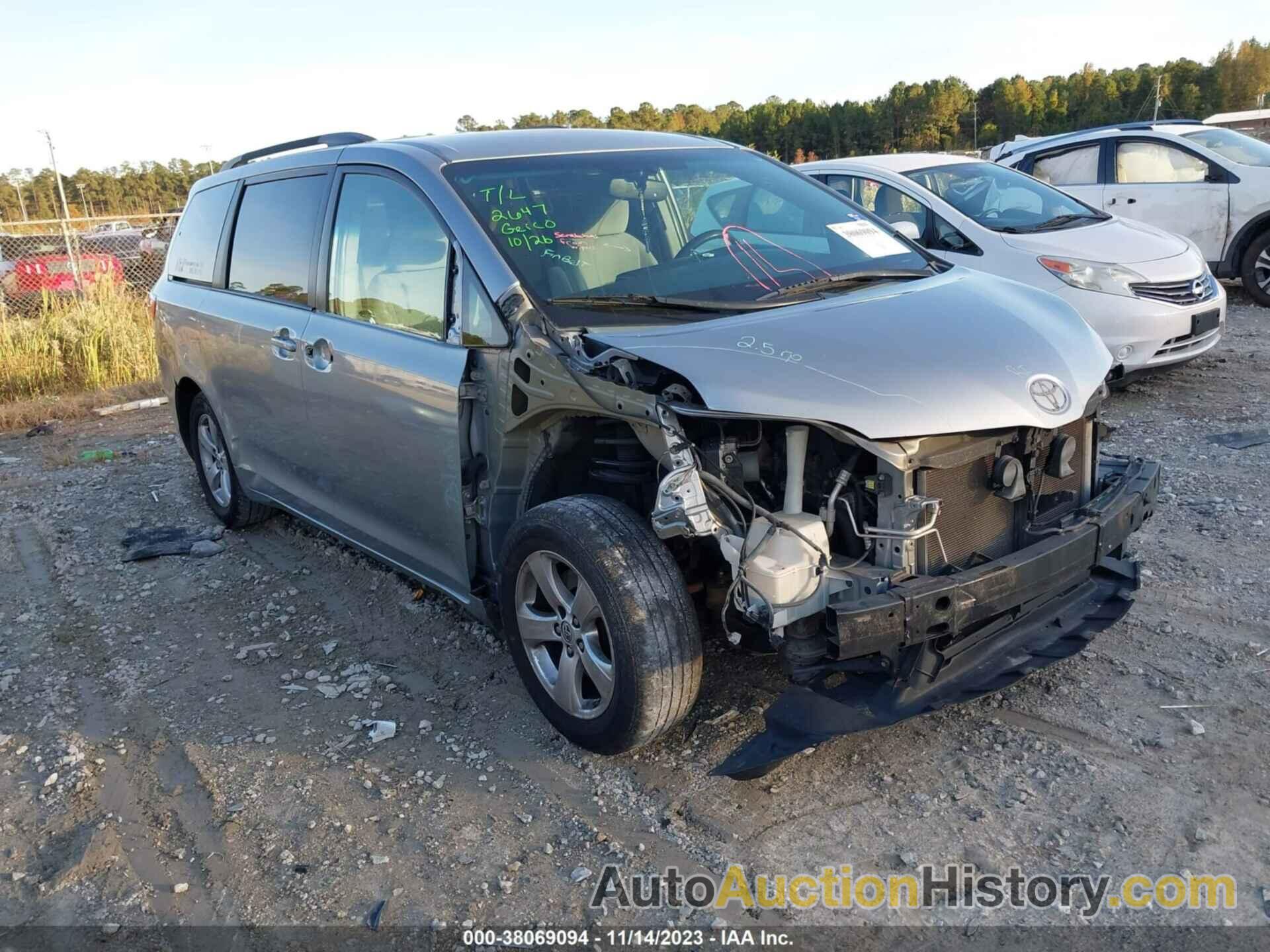 TOYOTA SIENNA LE, 5TDKK3DC3FS589169