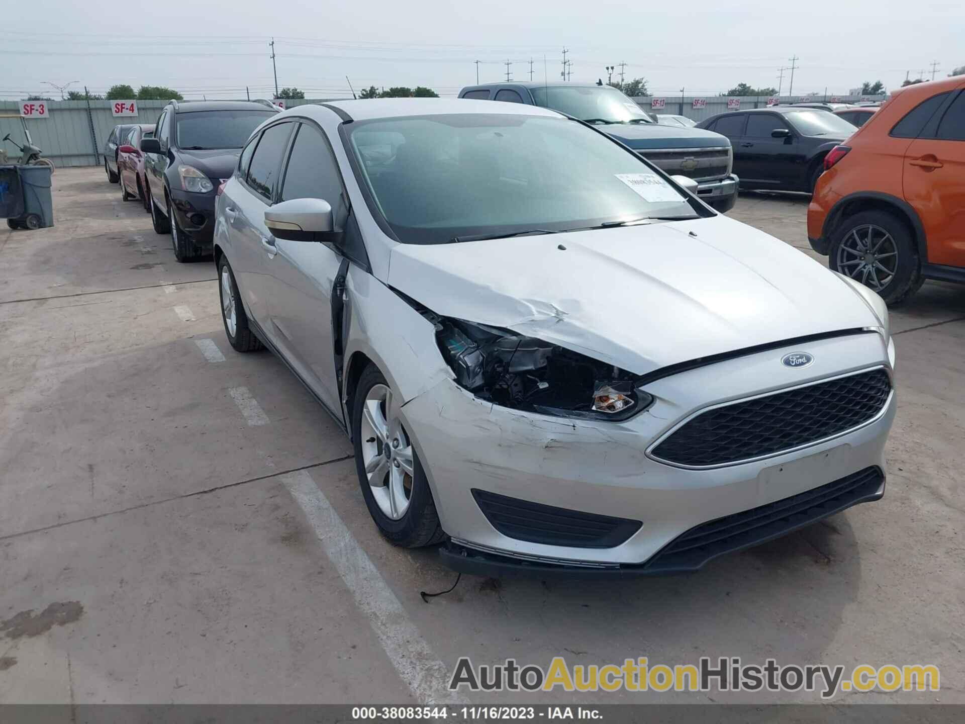 FORD FOCUS SE, 1FADP3K25GL348761