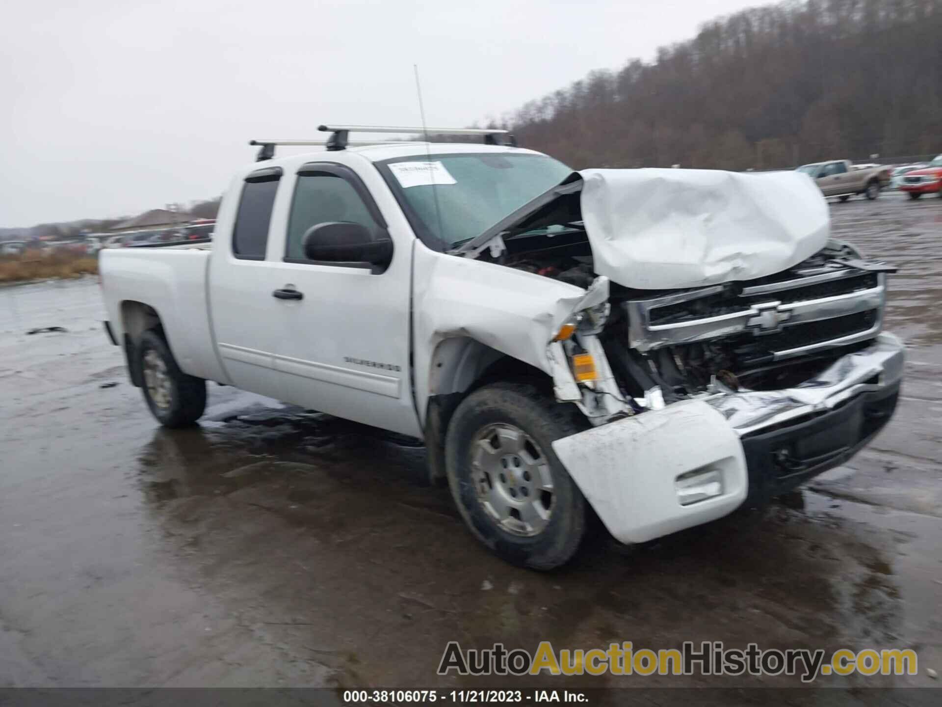 CHEVROLET SILVERADO 1500 LT, 1GCRKSE35BZ310997