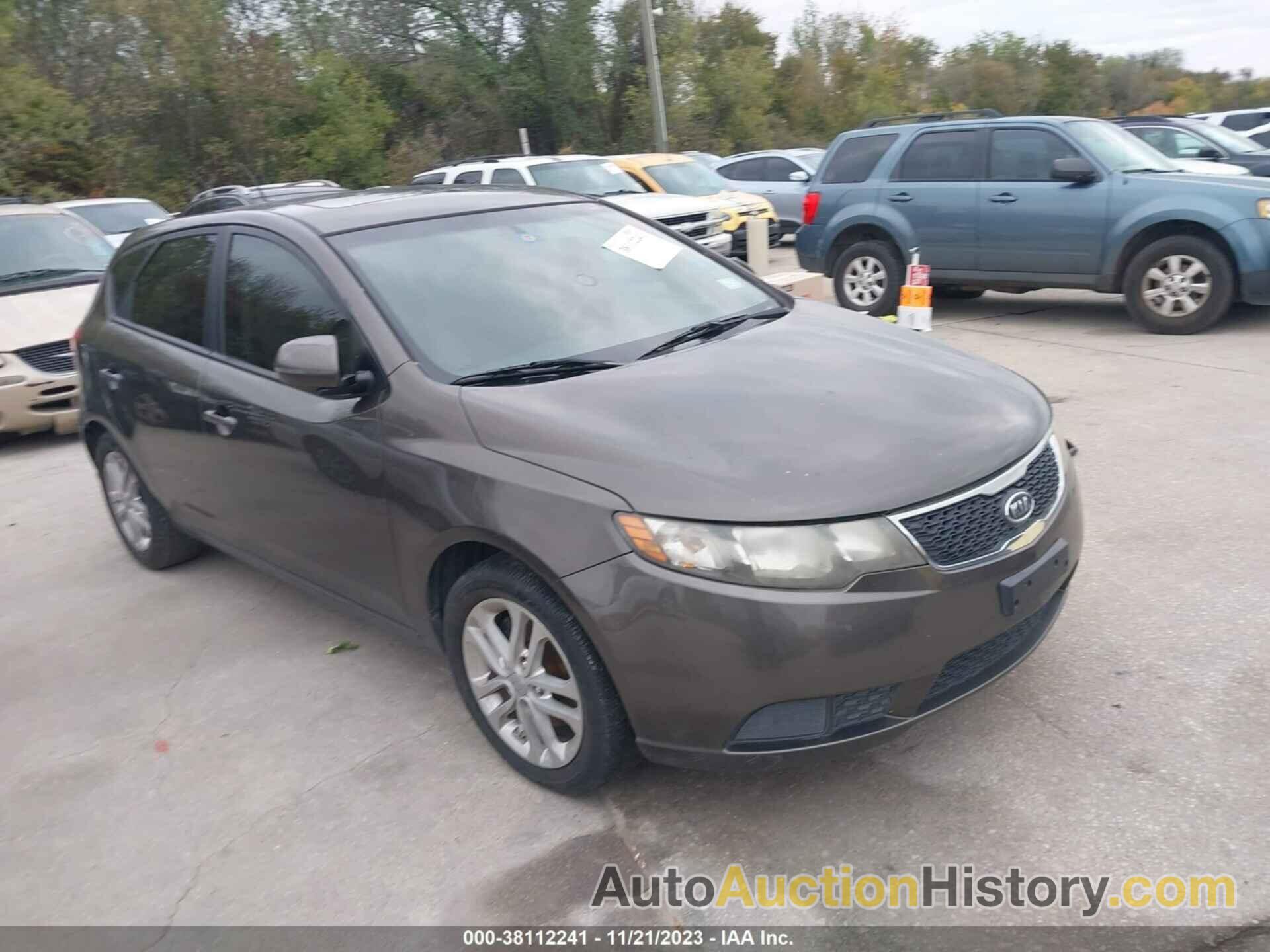 KIA FORTE 5-DOOR EX, KNAFU5A28C5570523