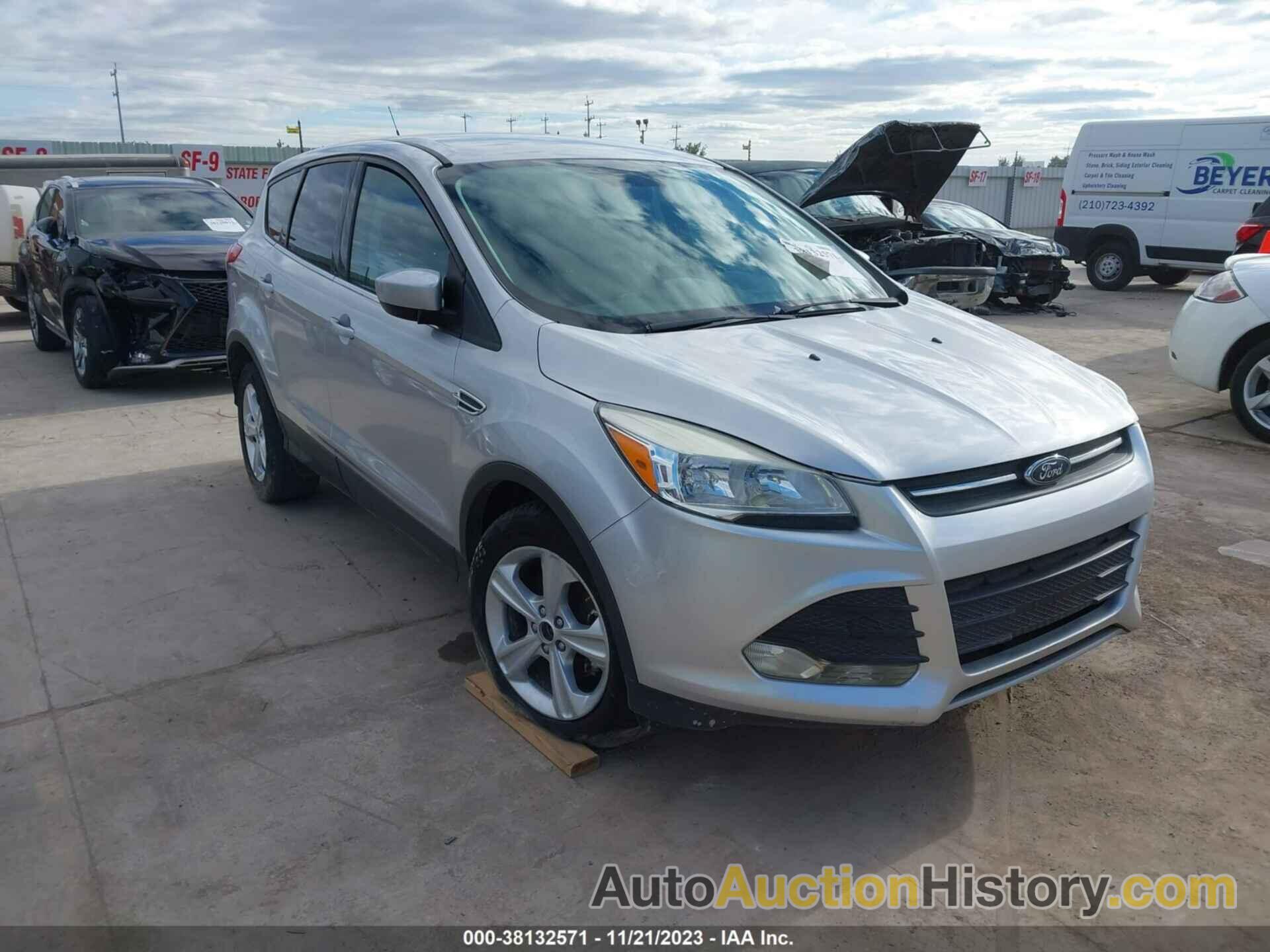 FORD ESCAPE SE, 1FMCU0G7XGUB23114